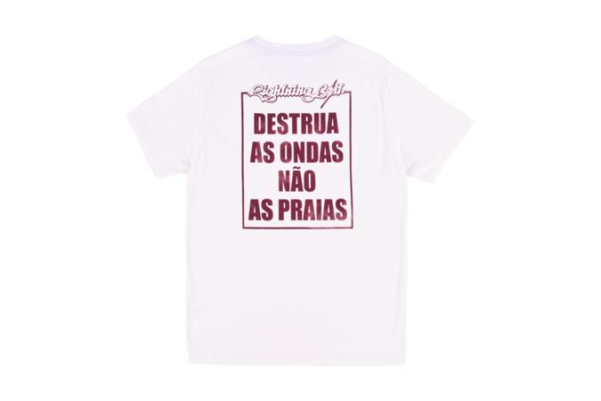 Camiseta Destrua As Ondas, Nao As Praias Tee Egret