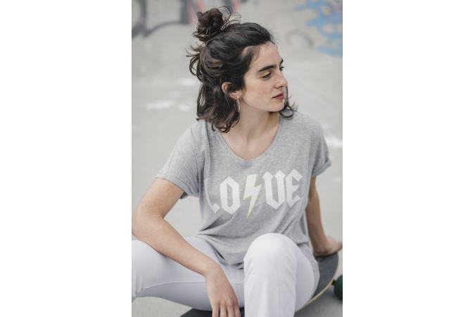 Camiseta Love Gris