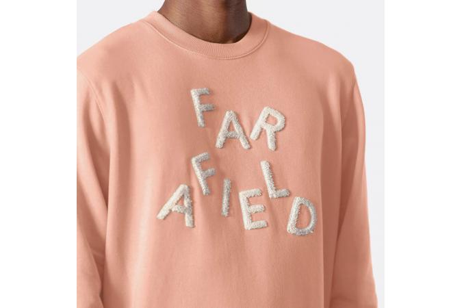 Sudadera Far Afield Wonky Logo Muted Clay Rosa Claro