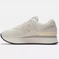 Zapatillas New Balance WL574ZAA Beige